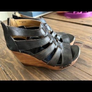 Bed Stu Olinda in Black.